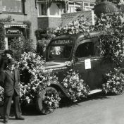 Kenteken: A 6820; Dodge, Bloemencorso 08-09-1938 (2139-4-005)