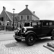 Kenteken: A 4293; Buick 1927, Autobedrijf den Hartogh Uithuizermeeden, foto: A. D. den Hartogh