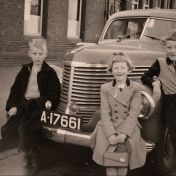 Kenteken: A 17661; Opel Kapitän met links Hein Bekenkamp, foto: W. Hoiting