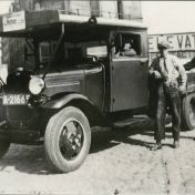 Kenteken: A 21665; Ford, foto: collectie Veenkoloniaal Museum (Bo 187)