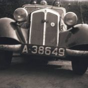 Kenteken: A 38649; DKW, Vaals augustus 1947 v.l.n.r. Gien, Wim, Claartje, foto: G.R. Hollema