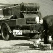 Kenteken: A 4369; Diamond,  uitsnede foto: archief Dienst Openbare Werken (1485)