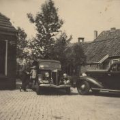 Kenteken: A 7516; Ford V8, Hoofdweg Westerlee juni 1947, foto: M. Wortelboer-Schuitema