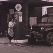 Kenteken: A 34494; Dodge, foto: Still uit GAVA-film AV7018