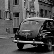 Kenteken: A 21091; Ford Super de Luxe, uitsnede foto H. de Wilde