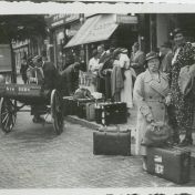 Kenteken: A 1048; Morris Cowley, foto uit fotoalbum Afdeling Groningen van de Koninklijke Nederlandse Natuurhistorische Vereniging (2087_0006_0002)