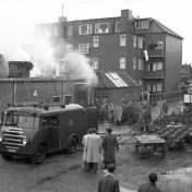 Kenteken: A 32247; Brand bij de firma Aagrunol aan het Winschoterdiep 07-10-1952 (2248-22827)