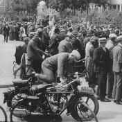 Kenteken: A 8391; Ariël, Groningen, Oostersingel 14-6-1930, foto: uitsnede 1785-20480.jpg