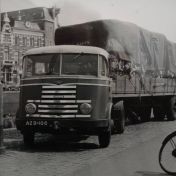Kenteken: A 29406; DAF voor het kantoor van de GATO aan de Noorderhaven, foto: collectie W. Eekhof