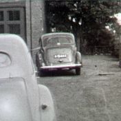 Kenteken: A 15444; Screenshot puzzeltocht van de Winschoter Auto- en Motorclub achter Hotel Vrijheid aan de Blijhamsterstraat, hoek Wilhelminasingel, Winschoten. ca. 1950, foto: R. Jalink