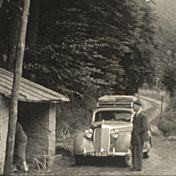 Kenteken: A 8830; Mercedes, foto: still uit AV9526, collectie Groninger Archieven
