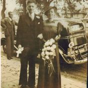 Kenteken: A 15398; Trouwfoto Karel en Jet Mulder-Sennema 1938, foto: H. Hendrix