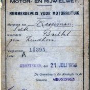 Kenteken: A 15395; Nummerbewijs, foto uit "75 jaar Koopman"