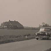 Kenteken: A 32339; Ford Vedette, foto: Still uit GAVA-film AV14448
