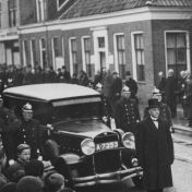 Kenteken: A 7353; Hudson, Haren, Rijksstraatweg, 1935 (818-6675)