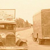 Kenteken: A 41243; Ford ca. 1950, foto: Still uit GAVA-film AV14882