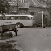 Kenteken: A 29679;  Diamond T, Harkstede, Driesprong ca. 1944, foto: uitsnede 1986-11428.jpg