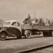 Kenteken: A 25615; Ford, 1936, foto: R. Koopmans