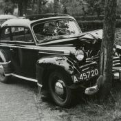 Kenteken: A 45720; Opel Olympia, foto uit archief Kantongerecht Winschoten (154-8_165)