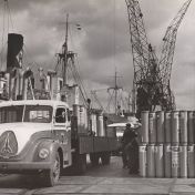 Kenteken: A 40115; Magirus Deutz in de haven van Amsterdam, foto: collectie W. Eekhof