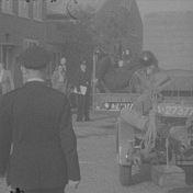 Kenteken: A 27377; foto: Still uit GAVA-film AV2801