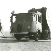Kenteken: A 27160; Ford V8, Betonwerken VAM ca. 1951 foto: archief Dienst Openbare Werken (1485)