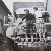 Kenteken: A 24618; DAF met nieuw kenteken, 1958, foto: <a href='https://nl-nl.facebook.com/Vissersdijk-History-Winschoten-583770398339545/' target='_blank'>facebookpagina vissersdijk history</a>