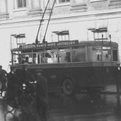Kenteken: A 15636; ADC, Groningen, Grote Markt ca. 1928 foto: uitsnede 1785-4859.jpg