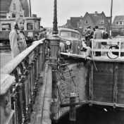 Kenteken: A 4050; Chevrolet na aanrijding, onbekende locatie, 1935 - 1940, foto: archief Conam