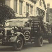 Kenteken: A 18982; Mercedes,  28 augustus 1951, foto: A. Dijkman