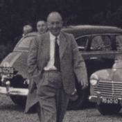 Kenteken: A 10259; Chevrolet Fleetmaster, foto: still uit de film "25-jarig huwelijk", 1953, coll GrA (2209-AV26578)