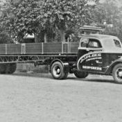 Kenteken: A 21901; White vrachtwagen, foto: <a href='https://www.facebook.com/956405521175174/photos/pb.100064619564688.-2207520000/1261388614010195/?type=3' target='_blank'>L. Hoiting, Facebook</a>