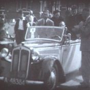 Kenteken: A 48384; DKW, ca. 1948, foto: Still uit GAVA-film AV1397