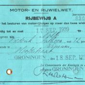 Kenteken: A 28173; Rijbewijs, foto: E. A. Nolle