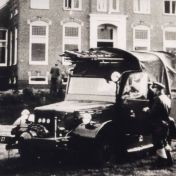 Kenteken: A 47812; Dodge, met nieuw kenteken, foto: W. Schuitema