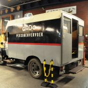 Kenteken: A 39121; Austin K2 Bellenwagen in het busmuseum in Winschoten, foto: W. Schuitema