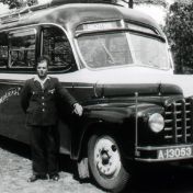 Kenteken: A 13053; T. Fokke naast de Kromhout, foto: archief W. Mollema