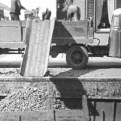 Kenteken: A 778; Stewart, foto: still uit de film "Veendam: gegroeid uit het veen", M. Hekkens, G.H. Steurman, C. Hollander, 1936-1939, coll GrA (2209-AV7593)