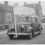 Kenteken: A 6387; Dodge, Beukemalaan, Grootegast. 1950, foto: G. Renkema; Fotograaf: Geert Hazenberg