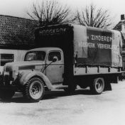 Kenteken: A 21348; Ford van bode Van Zinderen uit Hoogkerk, (1785-24391)
