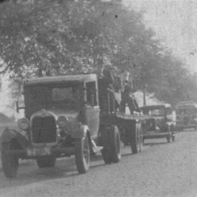 Kenteken: A 17326; Chevrolet, 1938, foto: Still uit GAVA-film AV0477