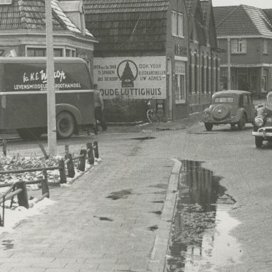 Kenteken: A 49229; Bedford, foto uit archief Kantongerecht Winschoten (154-8_26)