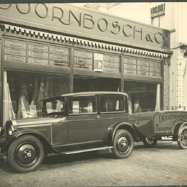 Kenteken: A 8224; Nash, foto: collectie Veenkoloniaal Museum (vm 3.1 Ve Wb 24.1)