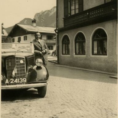 Kenteken: A 24139; Opel 6, onbekende locatie, foto waarschijnlijk gemaakt door D. Visch