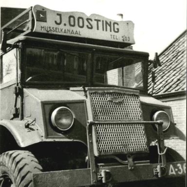 Kenteken: A 36414; Chevrolet, foto: collectie Veenkoloniaal Museum (VM Bo 221)