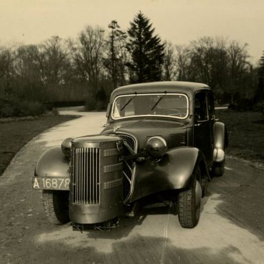 Kenteken: A 16878; Citroën Traction Avant met Duintjer Turfgasgenerator type 3P1, foto: archief Duintjer en zonen (1958-133)