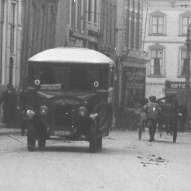 Kenteken: A 12336; Chevrolet, Groningen, Brugstraat ca. 1928. foto: uitsnede 1785-0901.jpg