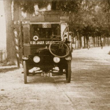 Kenteken: A 8408; Ford, foto: B. Helder