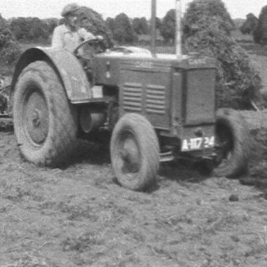 Kenteken: A 11724; Case tractor, foto: Still uit GAVA-film AV0155