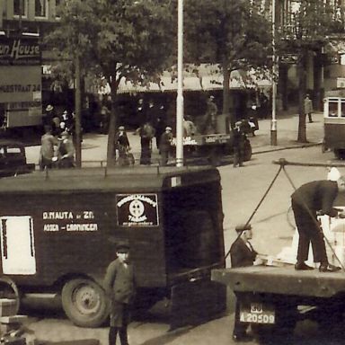 Kenteken: A 20509; Vismarkt Groningen, foto: archief W. Mollema